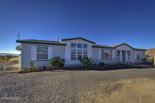 1535 Lincoln Circle, Silver Springs, NV 89429