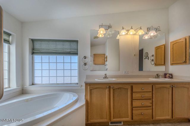 1535 Lincoln Circle, Silver Springs, NV 89429