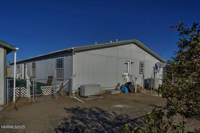 1535 Lincoln Circle, Silver Springs, NV 89429