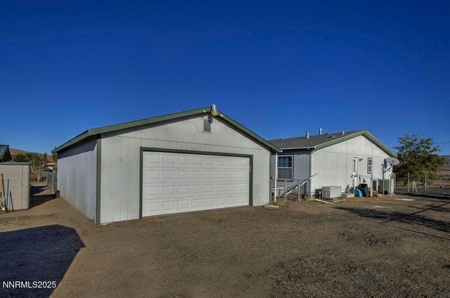 1535 Lincoln Circle, Silver Springs, NV 89429