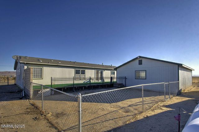 1535 Lincoln Circle, Silver Springs, NV 89429