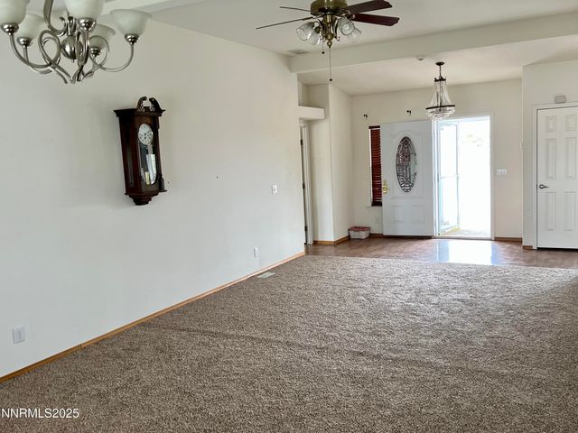 1535 Lincoln Circle, Silver Springs, NV 89429