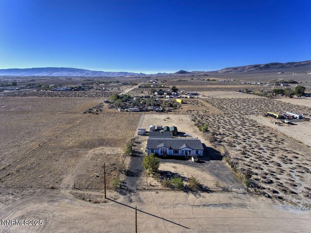 1535 Lincoln Circle, Silver Springs, NV 89429