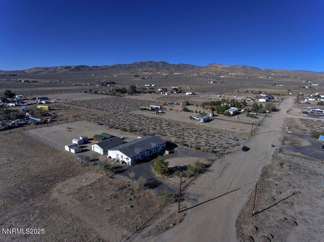 1535 Lincoln Circle, Silver Springs, NV 89429