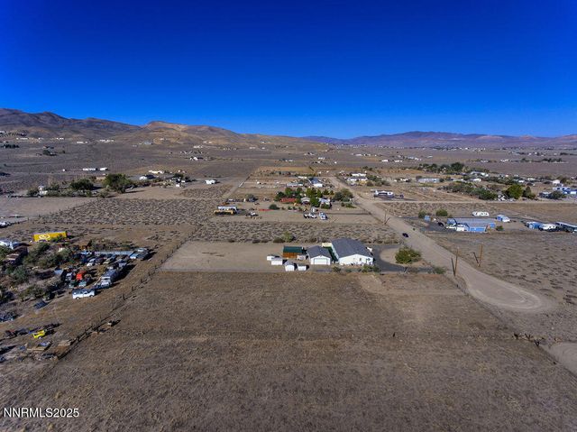 1535 Lincoln Circle, Silver Springs, NV 89429