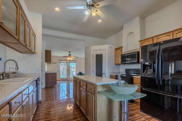 1535 Lincoln Circle, Silver Springs, NV 89429