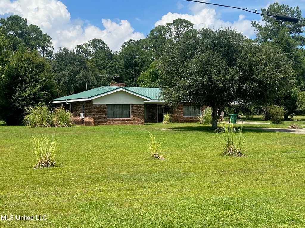 5332 Highway 90, Bay Saint Louis, MS 39520