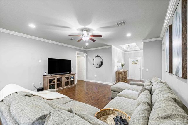 2136 Nina St, Navarre, FL 32566