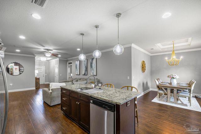 2136 Nina St, Navarre, FL 32566