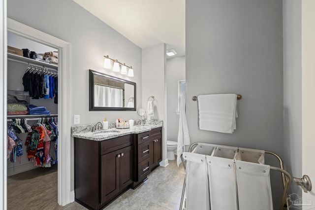 2136 Nina St, Navarre, FL 32566