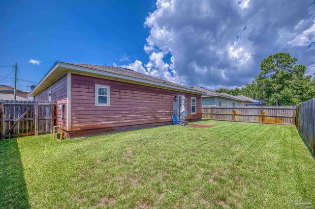 2136 Nina St, Navarre, FL 32566