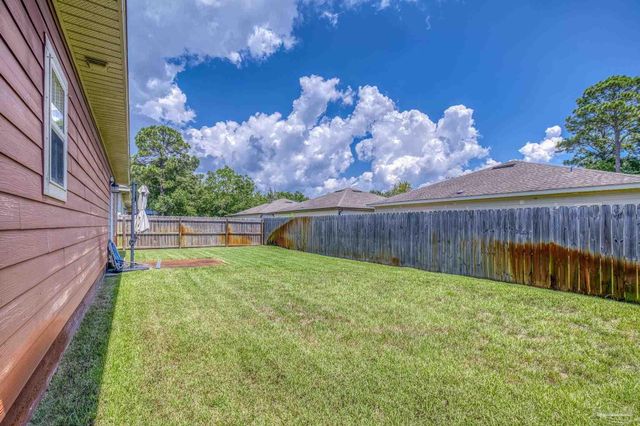 2136 Nina St, Navarre, FL 32566