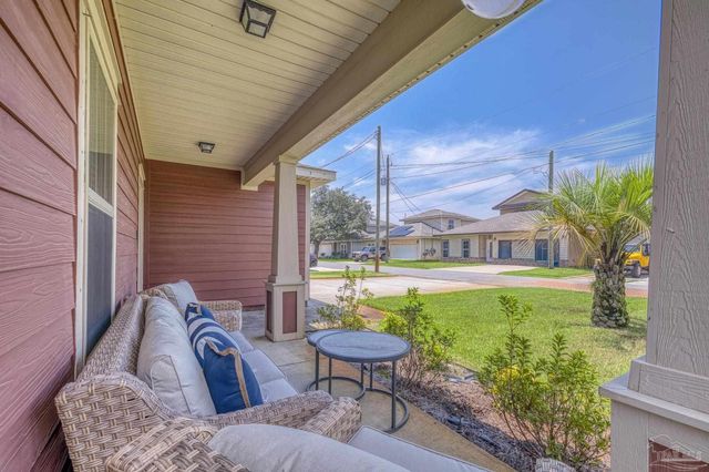 2136 Nina St, Navarre, FL 32566