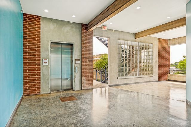 2502 Live Oak Street 228, Dallas, TX 75204