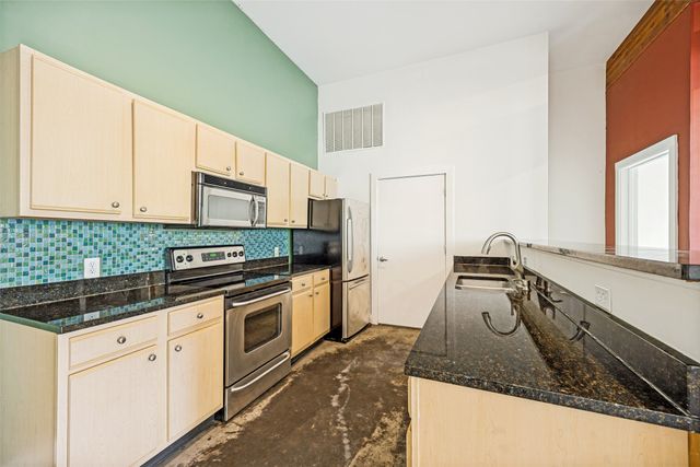 2502 Live Oak Street 228, Dallas, TX 75204