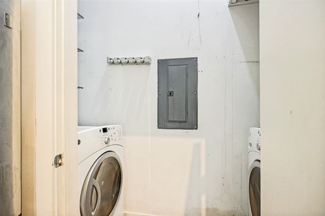 2502 Live Oak Street 228, Dallas, TX 75204