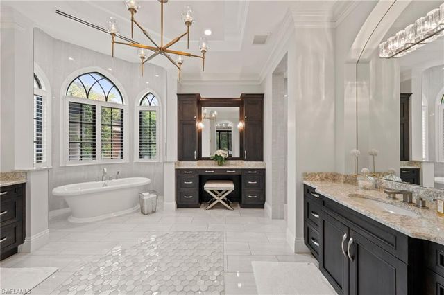 6641 Edgecumbe DR, Naples, FL 34119