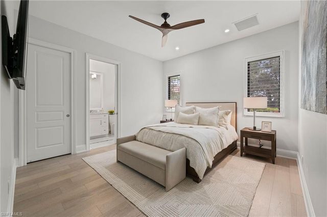 6641 Edgecumbe DR, Naples, FL 34119