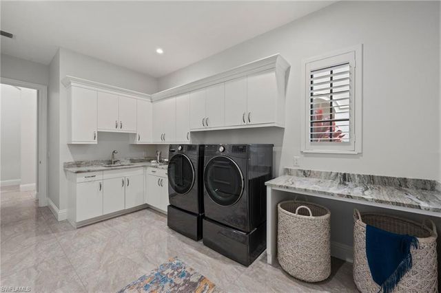 6641 Edgecumbe DR, Naples, FL 34119