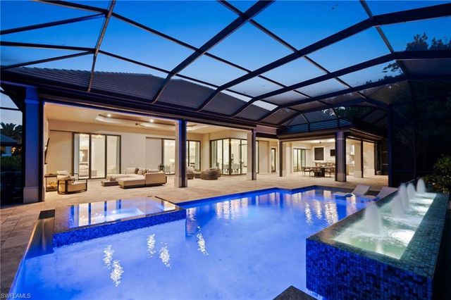 6641 Edgecumbe DR, Naples, FL 34119