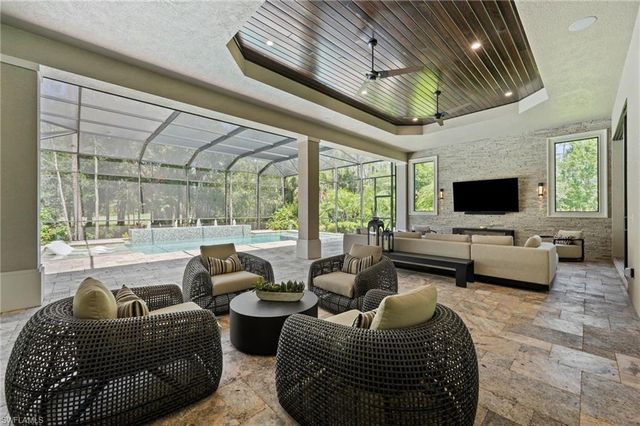 6641 Edgecumbe DR, Naples, FL 34119