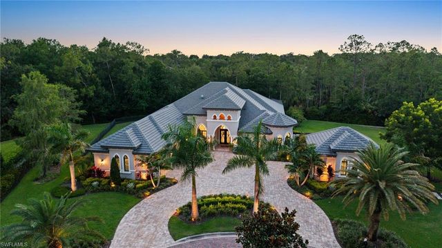 6641 Edgecumbe DR, Naples, FL 34119