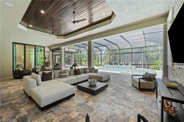 6641 Edgecumbe DR, Naples, FL 34119