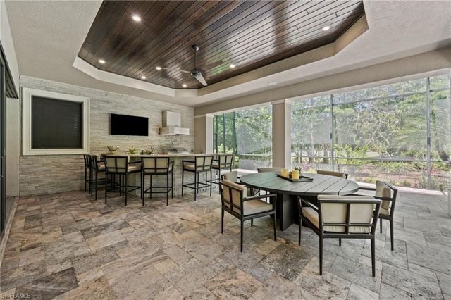 6641 Edgecumbe DR, Naples, FL 34119