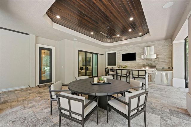 6641 Edgecumbe DR, Naples, FL 34119