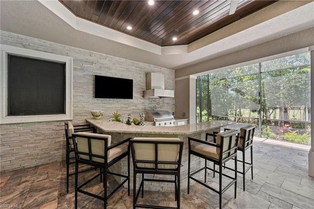 6641 Edgecumbe DR, Naples, FL 34119