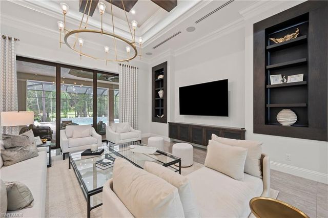 6641 Edgecumbe DR, Naples, FL 34119