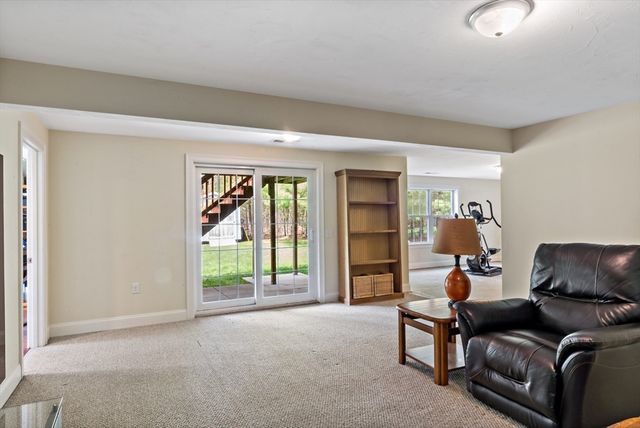 195 Alanita Dr, Taunton, MA 02780