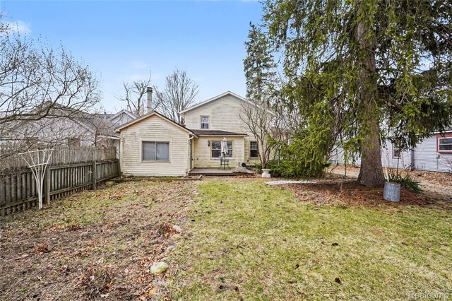 609 Main Street, Fenton, MI 48430