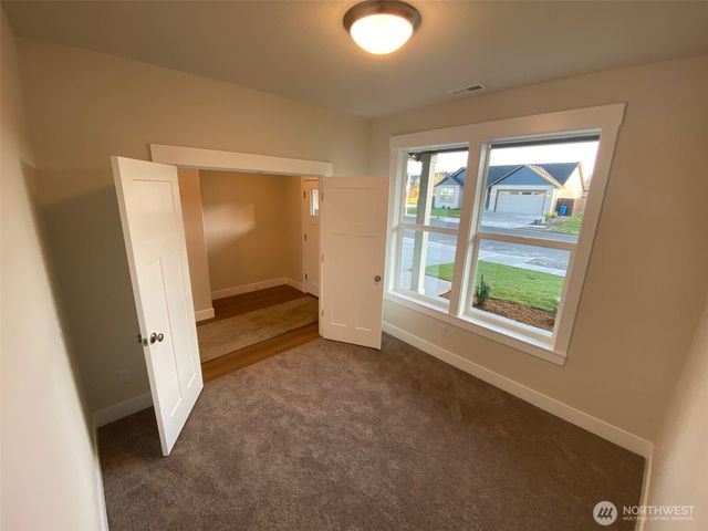 520 Rainbow Way, Kelso, WA 98626