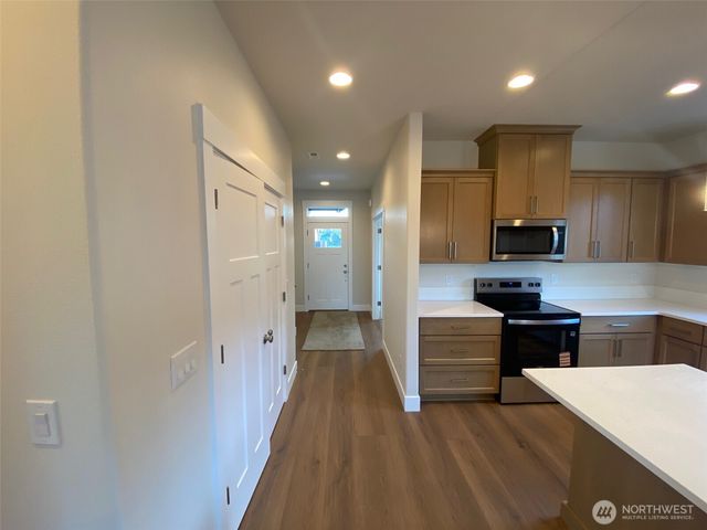 520 Rainbow Way, Kelso, WA 98626