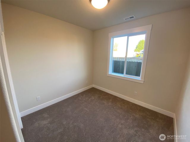 520 Rainbow Way, Kelso, WA 98626