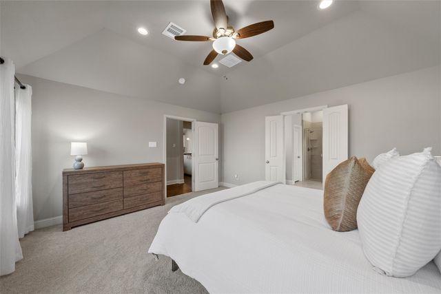 1050 Hesselridge Drive, Hewitt, TX 76643
