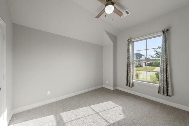 1050 Hesselridge Drive, Hewitt, TX 76643
