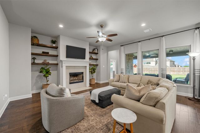 1050 Hesselridge Drive, Hewitt, TX 76643