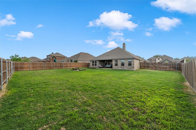 1050 Hesselridge Drive, Hewitt, TX 76643