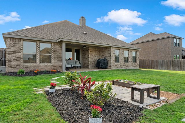 1050 Hesselridge Drive, Hewitt, TX 76643