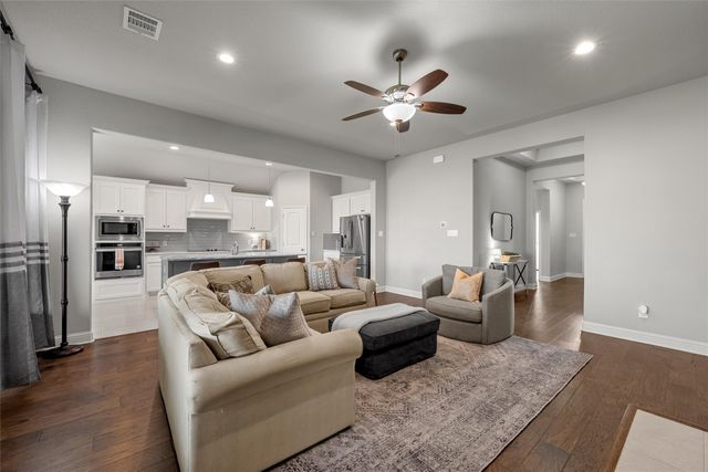1050 Hesselridge Drive, Hewitt, TX 76643