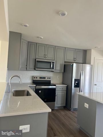 167 CLIFTON MNR, Falling Waters, WV 25419