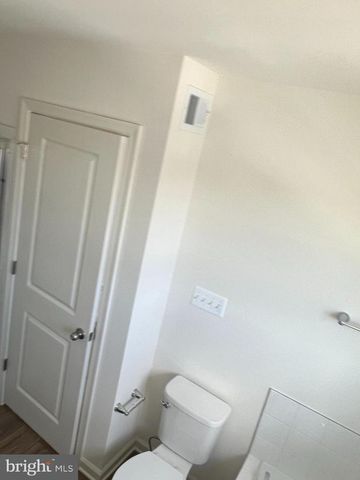 167 CLIFTON MNR, Falling Waters, WV 25419