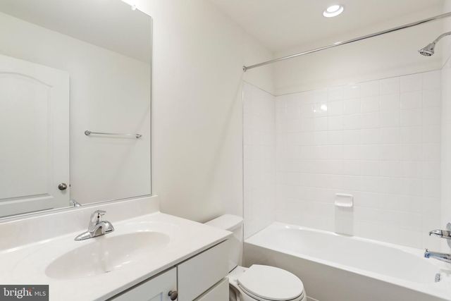 167 CLIFTON MNR, Falling Waters, WV 25419