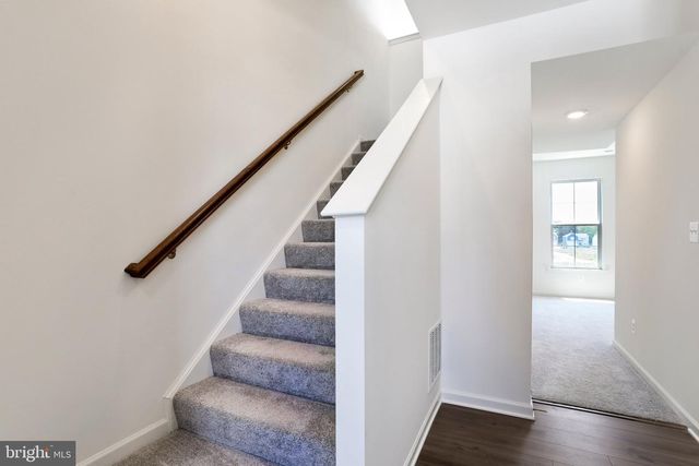 167 CLIFTON MNR, Falling Waters, WV 25419