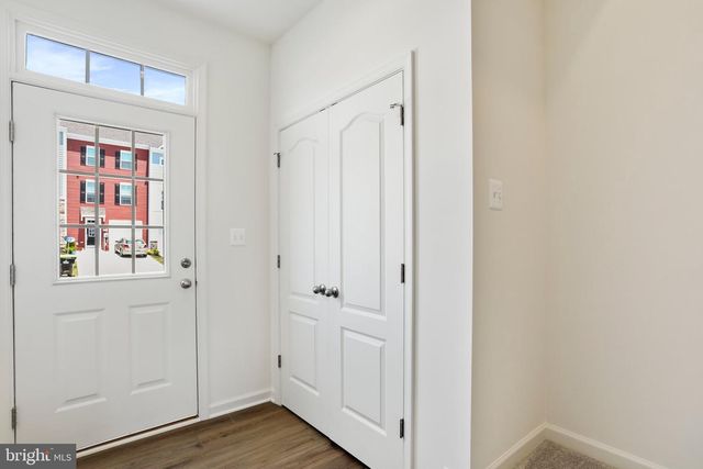 167 CLIFTON MNR, Falling Waters, WV 25419