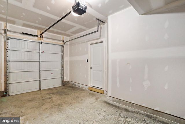 167 CLIFTON MNR, Falling Waters, WV 25419