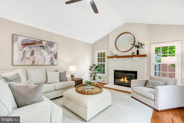 9404 RAVINA CT, Fairfax Station, VA 22039