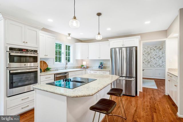 9404 RAVINA CT, Fairfax Station, VA 22039